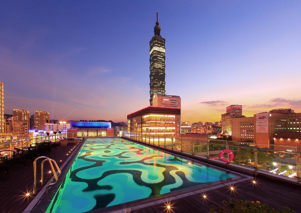 Hotel Humble House Taipei Extérieur photo View of Taipei 101 from the rooftop pool